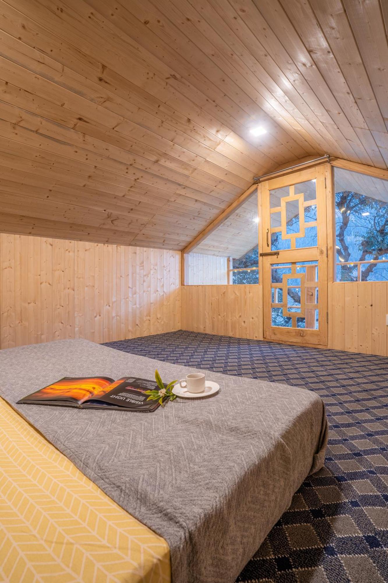 Into The Woods Treehouse Jibhi Vila Exterior foto