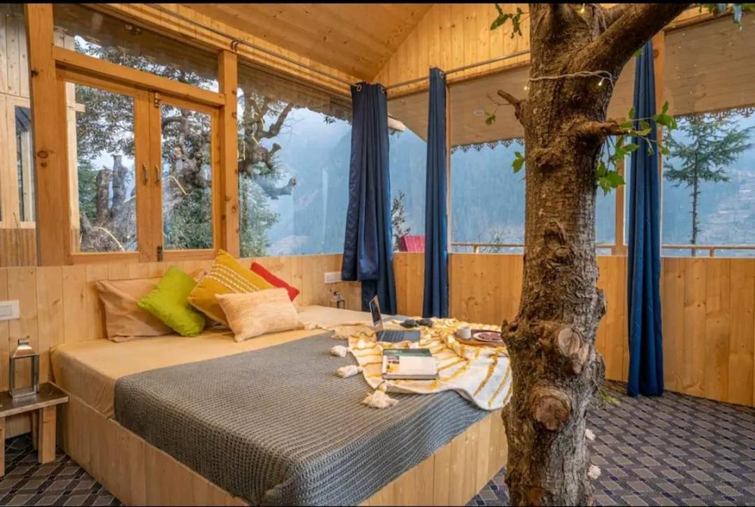 Into The Woods Treehouse Jibhi Vila Exterior foto
