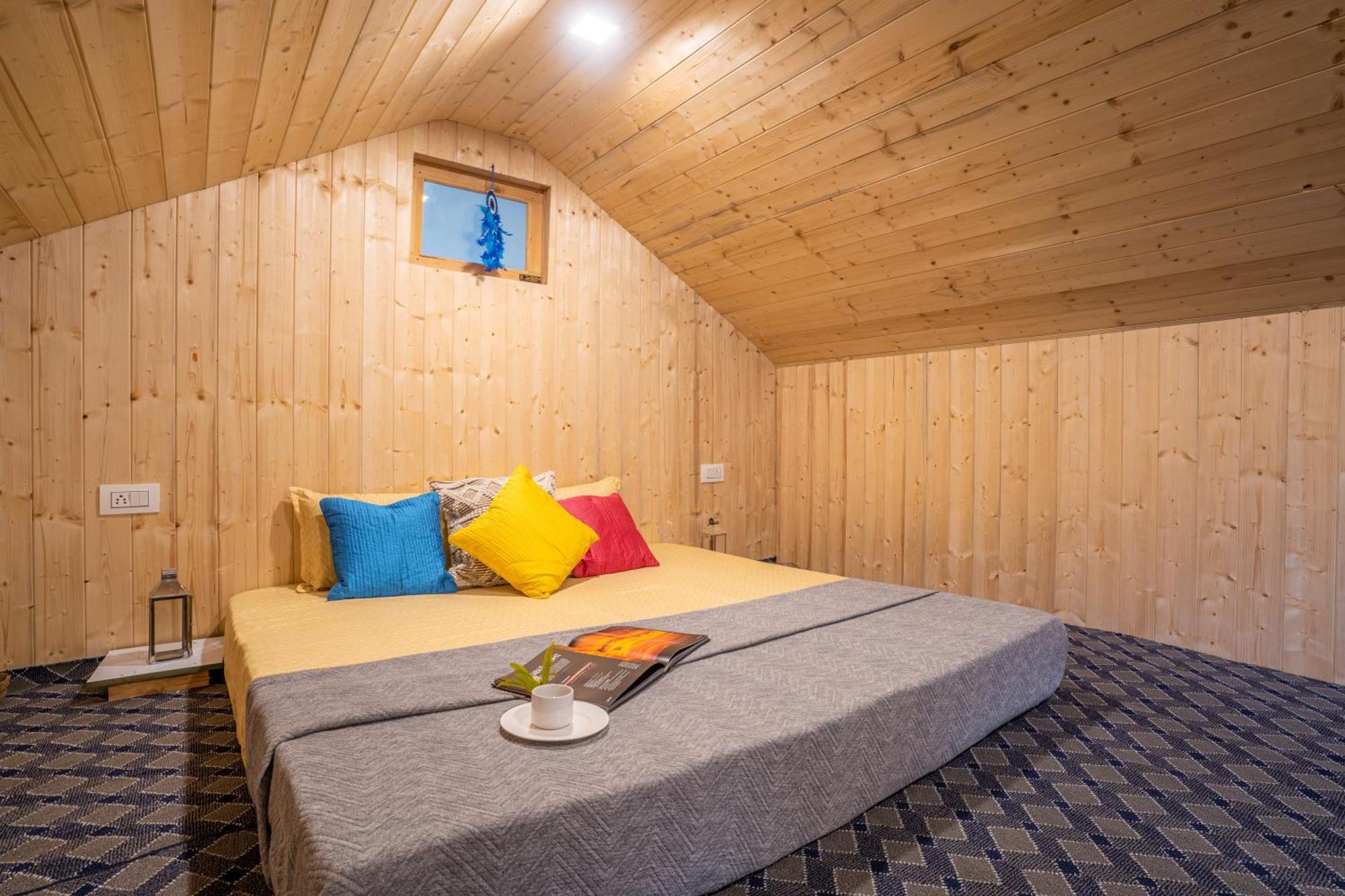 Into The Woods Treehouse Jibhi Vila Exterior foto