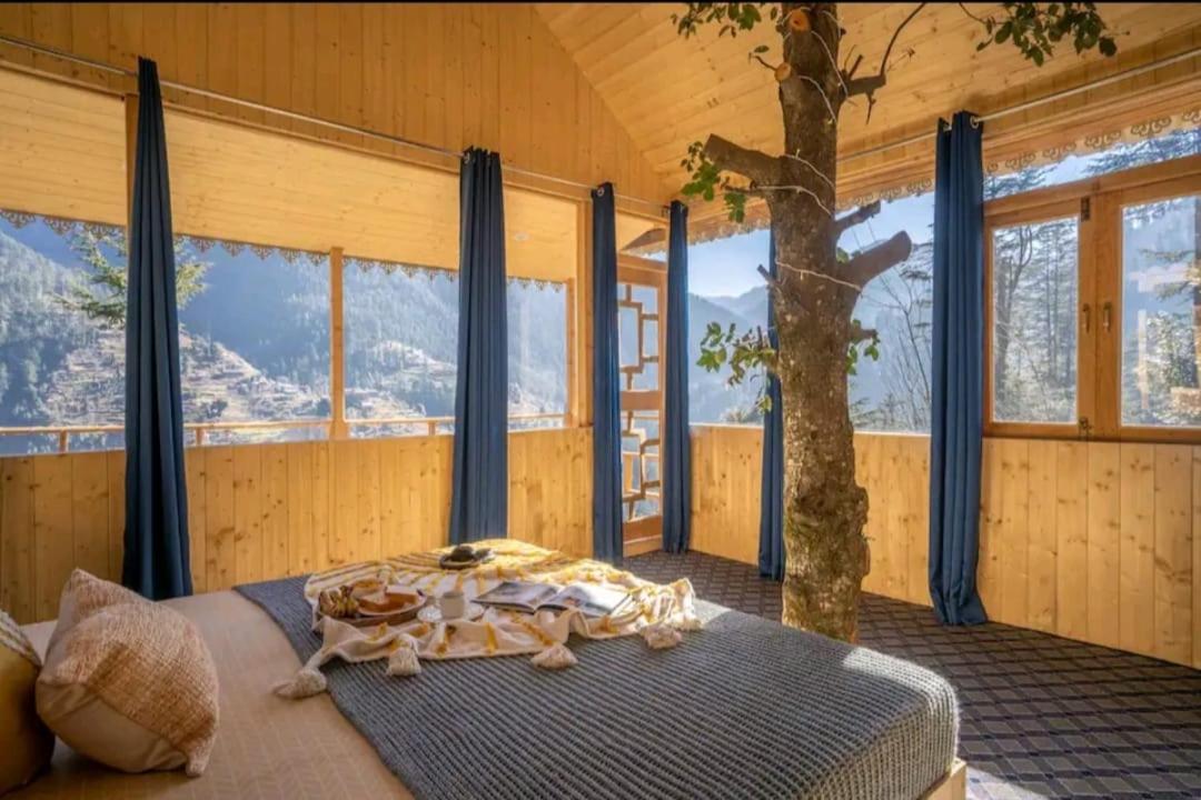 Into The Woods Treehouse Jibhi Vila Exterior foto